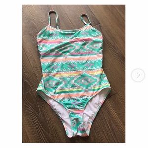 Chubbies oasis swimsuit size M